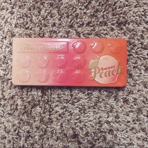 Too Faced Sweet Peach eyeshadow palette